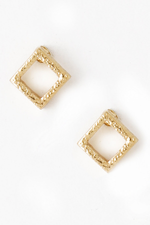 Square Outline Cutout Stud Earring 5BCH2